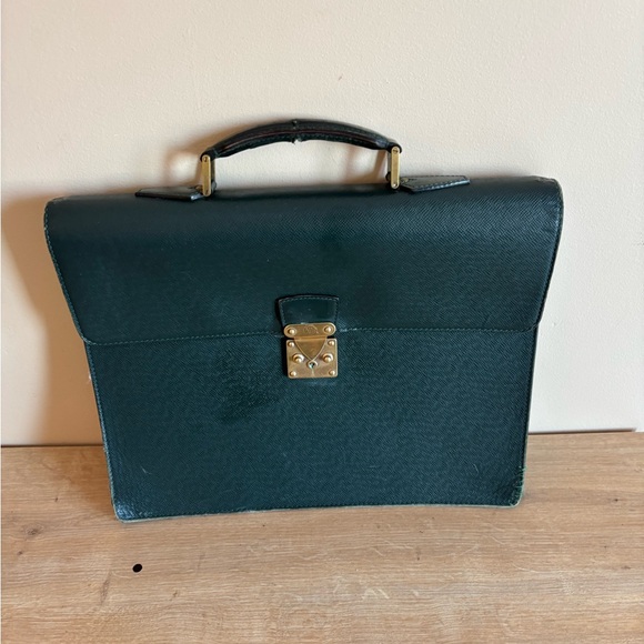 Authentic Louis vuitton taiga friefcase - Picture 1 of 6